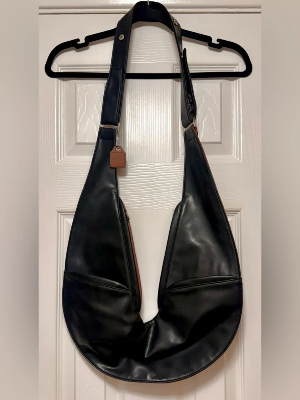 SASH! Crossbody Bag in Black